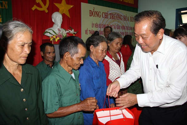 Phó Thủ tướng Trương Hòa Bình thăm và làm việc tại tỉnh Quảng Ngãi
