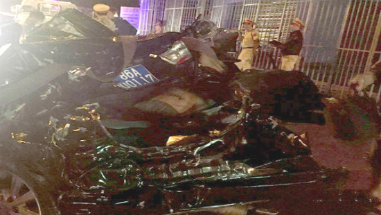 Bình Thuận: Xe tải tông xe con, 2 Công an tử vong