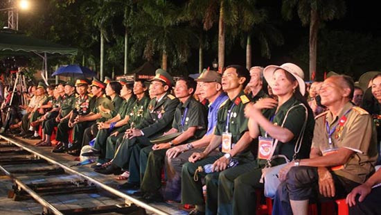 Xúc động cầu truyền hình “Dáng đứng Việt Nam” tại điểm cầu Quảng Trị