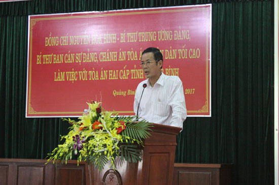 Chánh án TANDTC Nguyễn Hòa Bình làm việc tại TAND hai cấp tỉnh Quảng Bình