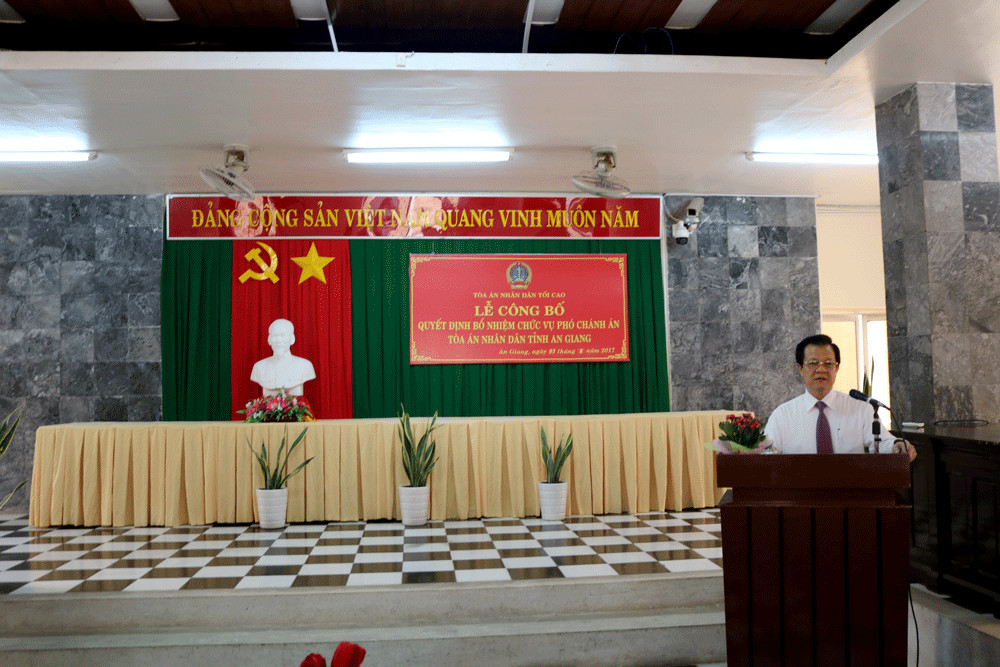 Trao Quyết định bổ nhiệm chức vụ Phó Chánh án TAND tỉnh An Giang