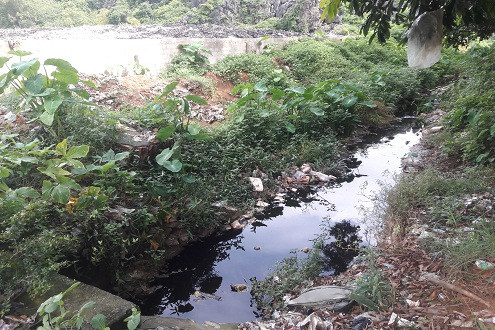 Dân khốn khổ vì bãi rác  tập trung của huyện quá tải gây ô nhiễm