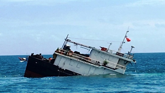 Tàu vận tải gần 5000 tấn bị chìm do gãy thân tàu
