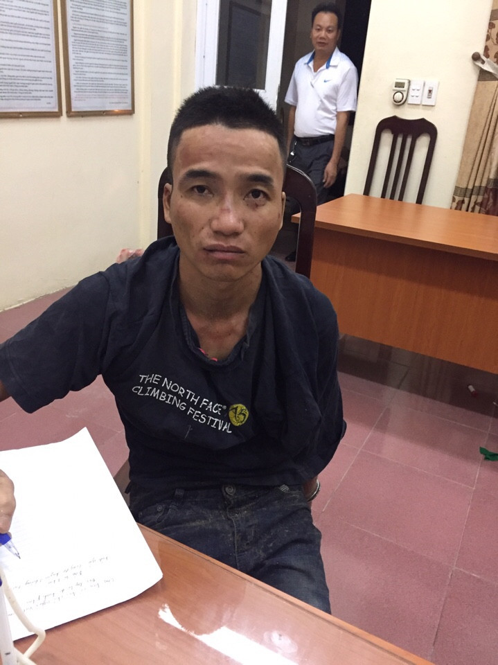 Hà Nội: Táo tợn dùng súng điện cướp xe của tài xế Grap