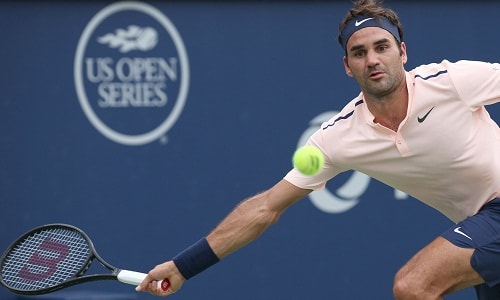 federer-chat-vat-vao-tu-ket-rogers-cup