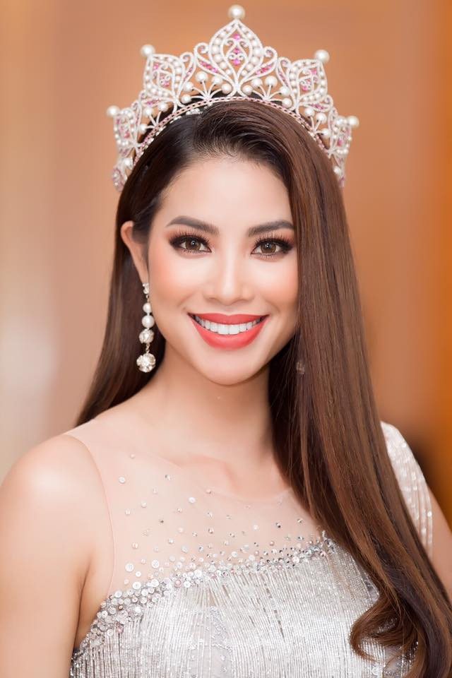 Mỹ nhân Việt đọ sắc với Hoa hậu Dominican 2015