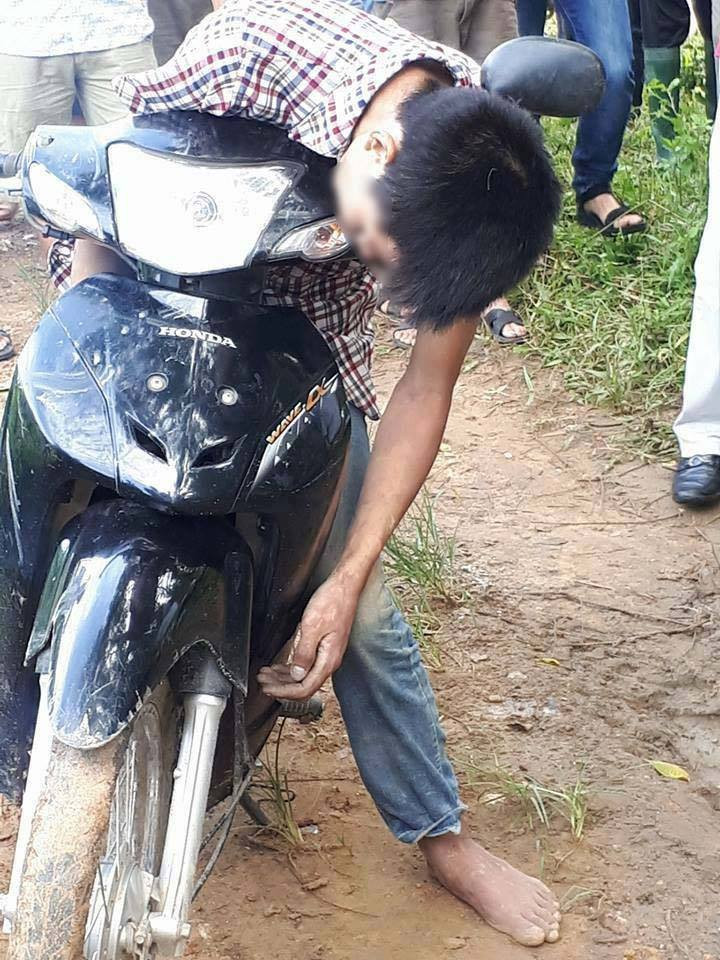 Thái Nguyên: Phát hiện nam thanh niên gục chết trên xe máy 