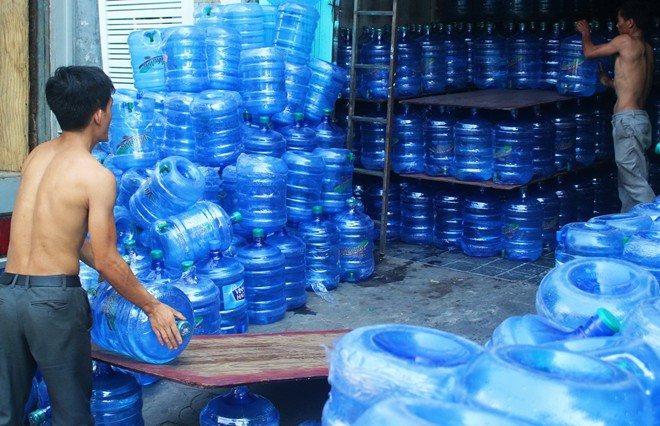 Tạm đình chỉ 9 cơ sở sản xuất nước uống không đảm bảo vệ sinh