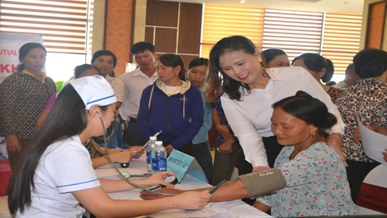 Prudential Việt Nam khám sức khỏe và trả quyền lợi bảo hiểm cho khách hàng tại Nghệ An