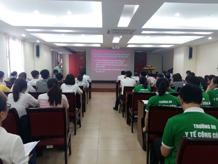 90 sinh viên trường Y hỗ trợ giám sát diệt bọ gậy ở Hà Nội