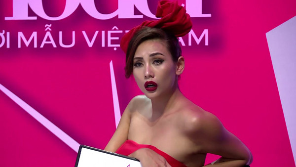 Chân dài Vietnam's Next Top Model tiếp tục lớn tiếng với BGK, đâu là giới hạn?