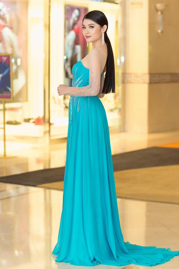 Á hậu Thuỳ Dung tự tin với vẻ đẹp hoàn toàn tự nhiên khi dự Miss International