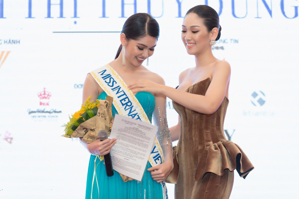 Á hậu Thuỳ Dung tự tin với vẻ đẹp hoàn toàn tự nhiên khi dự Miss International