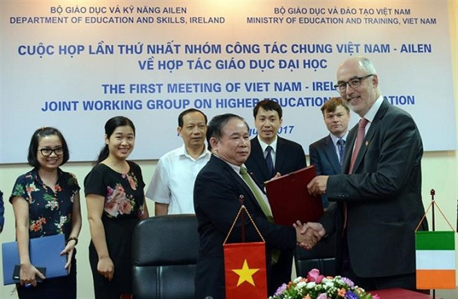 Thứ trưởng Bùi Văn Ga mong muốn Việt Nam và Ai-len đẩy mạnh hợp tác về Toán học