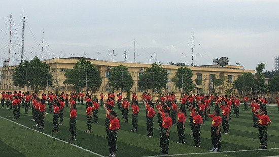 Hơn 200 sinh viên Học viện Khoa học quân sự nhảy flashmob