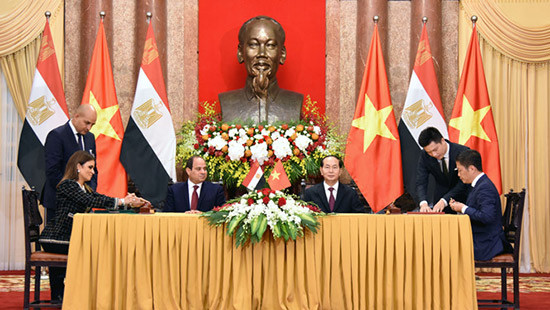 Chủ tịch nước đón, hội đàm với Tổng thống Ai Cập