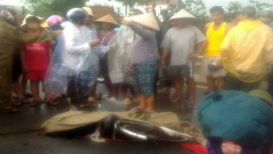 Nam Định: Người phụ nữ đi xe đạp bị sét đánh tử vong