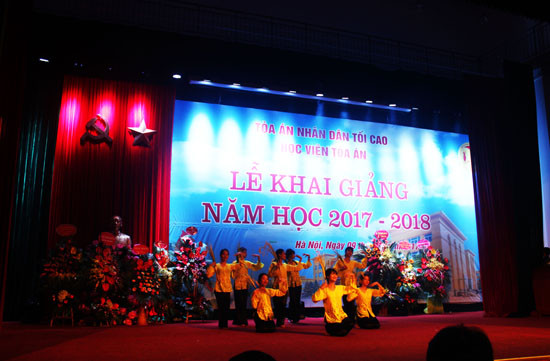 Chánh án Nguyễn Hoà Bình dự lễ khai giảng năm học mới tại Học viện Toà án