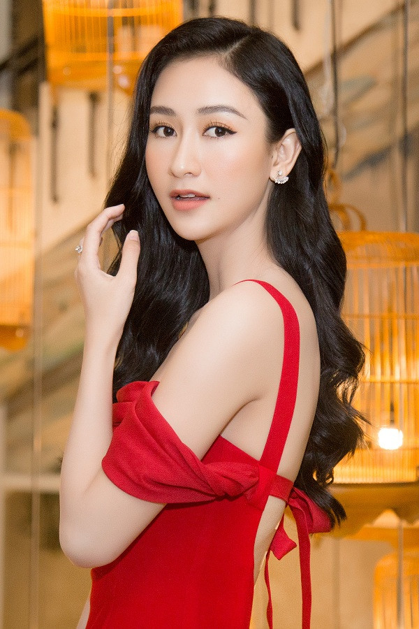 Cận cảnh vương miện dành cho người đẹp Việt Nam dự Hoa hậu Trái Đất 2017