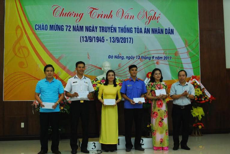 TAND cấp cao tại Đà Nẵng tổ chức giao lưu Văn nghệ và Thể thao kỷ niệm 72 năm ngày Truyền thống TAND