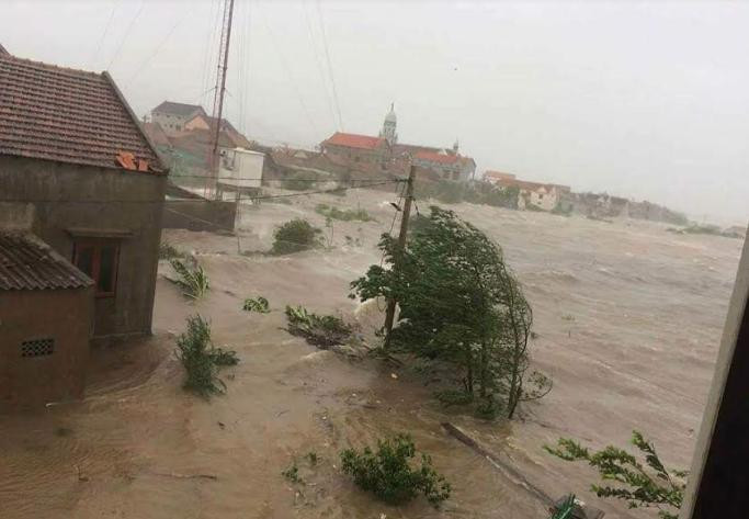 Quảng Bình: Sơ tán hơn 21.000 người, nhiều địa phương bị ngập sâu
