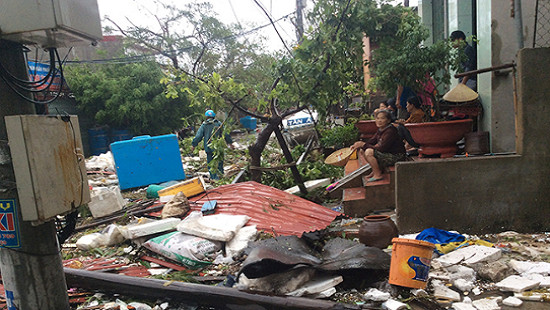 Chùm ảnh: Quảng Bình tan hoang sau khi bão số 10 càn quét