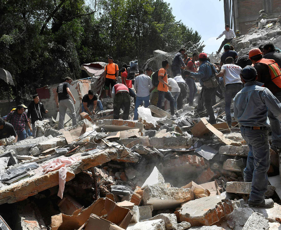 Động đất Mexico: Quả cầu lửa bùng phát cướp đi sinh mạng của 248 người