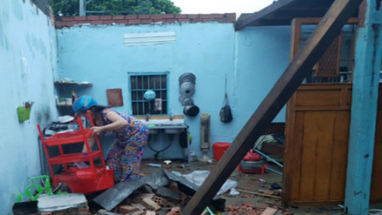 Lâm Đồng: Lốc xoáy làm 27 căn nhà bị hư hỏng, 4 người bị thương