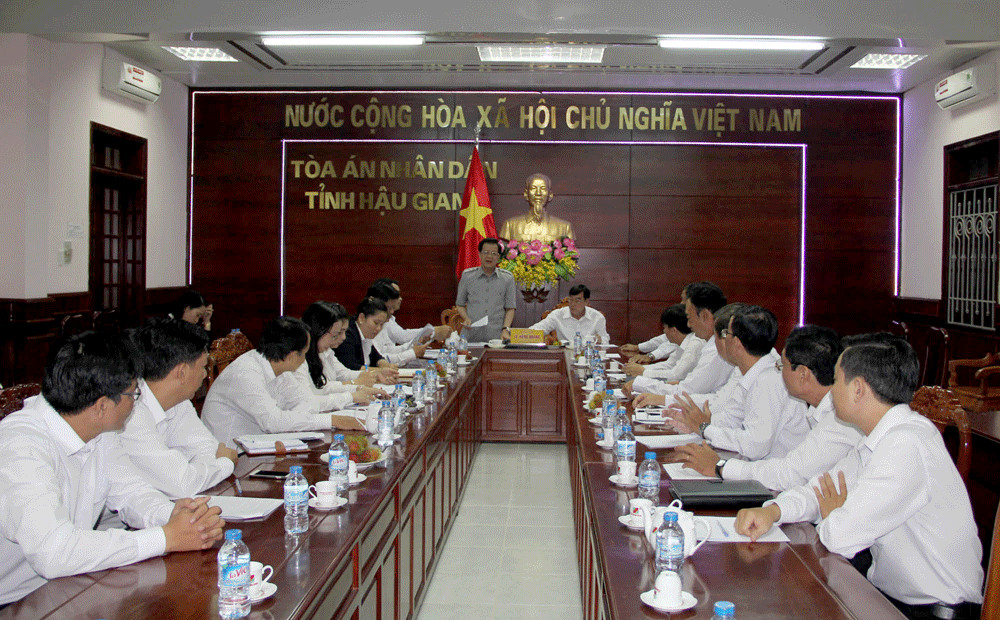 Phó Chánh án TANDTC Lê Hồng Quang thăm, làm việc tại TAND 2 cấp tỉnh Hậu Giang