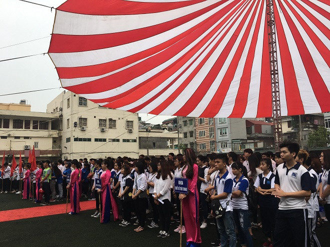 Hà Nội: Hơn 1000 học sinh, sinh viên tham gia diễu hành hưởng ứng tháng an toàn giao thông