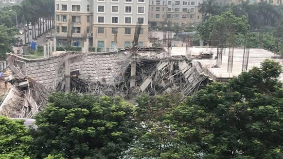 Hà Nội: Trường mầm non đang xây bị sập trong đêm