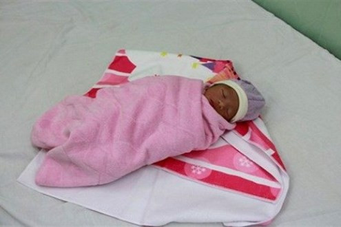 TT-Huế: Phát hiện bé gái sơ sinh bị bỏ rơi dưới gầm cầu Dã Viên
