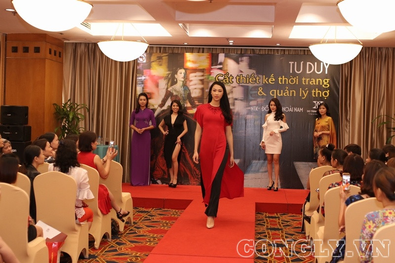 Top 5 Hoa hậu Việt Nam duyên dáng trình diễn thời trang tại Hà Nội