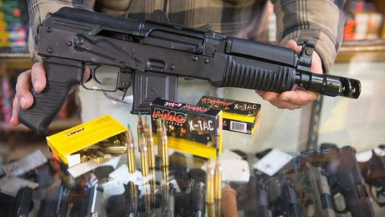 Các hãng súng ở Mỹ đắt hàng sau vụ xả súng kinh hoàng ở Las Vegas