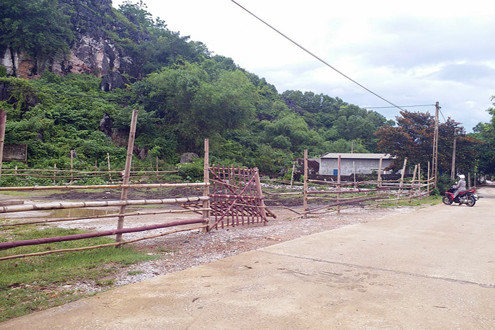 Thanh Hóa: Dân khóa trái cổng, không cho du khách tham quan Động Tiên Sơn
