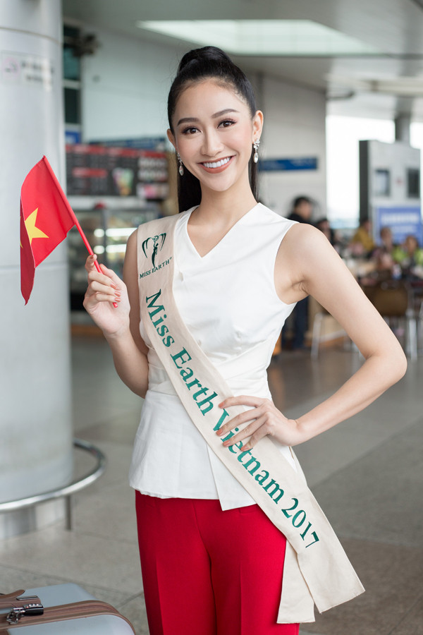 Hà Thu chính thức lên đường tham gia Hoa hậu Trái đất 2017