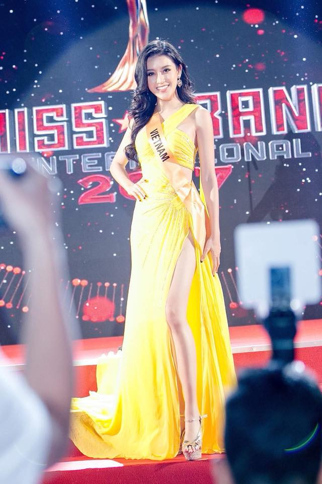 Huyền My nổi bật bên dàn người đẹp Miss Grand International 2017