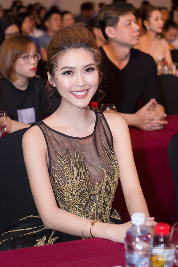 Hoa hậu Hoà Bình Thế giới khen Tường Linh xinh đẹp và thân thiện