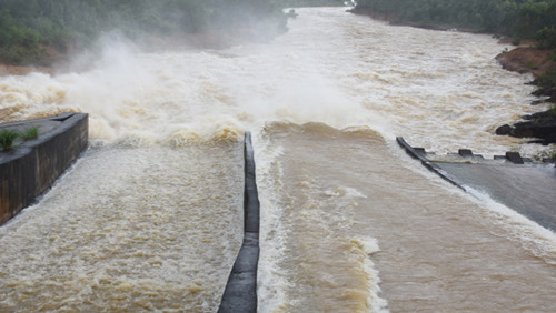 Nghệ An: Hồ Vực Mấu xả lũ, nhiều nơi ở Thị xã Hoàng Mai bị ngập