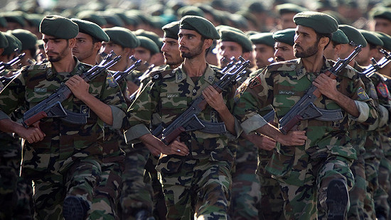 Iran nổi giận đe dọa “nghiền nát” căn cứ Mỹ