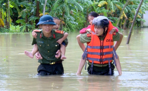 Thanh Hóa: Nhiều tuyến đê “thất thủ” do mưa lớn, nước dâng cao