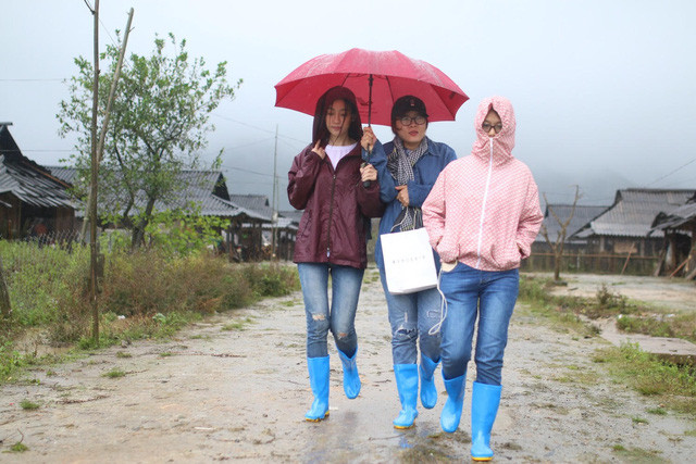 Yên Bái sạt lở do mưa lũ, bản Cu Vai và Hoa hậu Mỹ Linh bị cô lập hoàn toàn