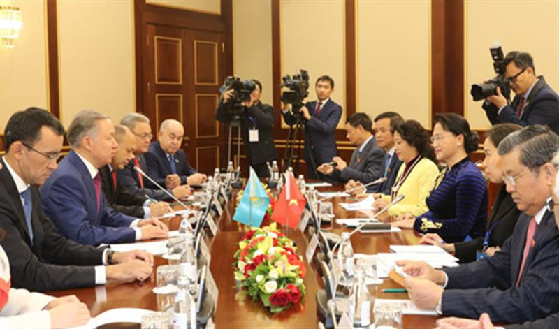 Chủ tịch QH Nguyễn Thị Kim Ngân hội đàm, hội kiến với các nhà lãnh đạo Kazakhstan 