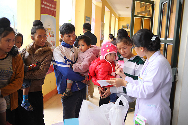 Gần 1000 trẻ ở Yên Bái được khám bệnh, cấp phát thuốc miễn phí