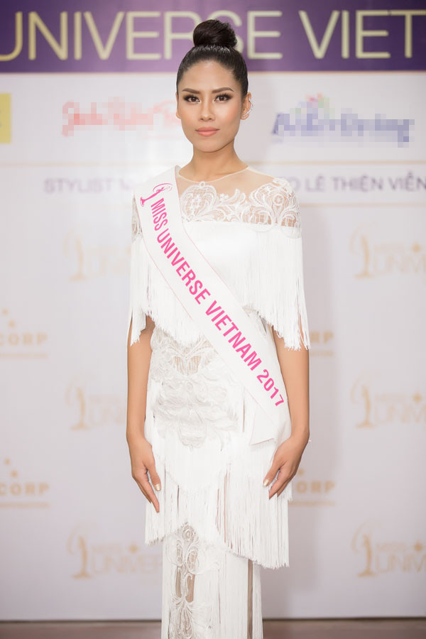 Á hậu Nguyễn Thị Loan được cấp phép tham gia Hoa hậu Hoàn vũ 2017