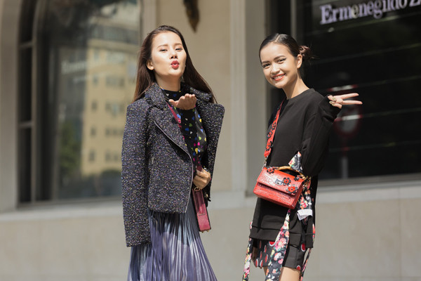 Ngọc Châu, Hương Ly biến đường phố thành sàn diễn thời trang