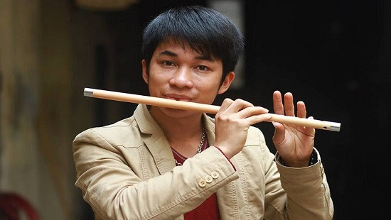 Cựu sinh viên bỏ học để theo đuổi đam mê sáo trúc