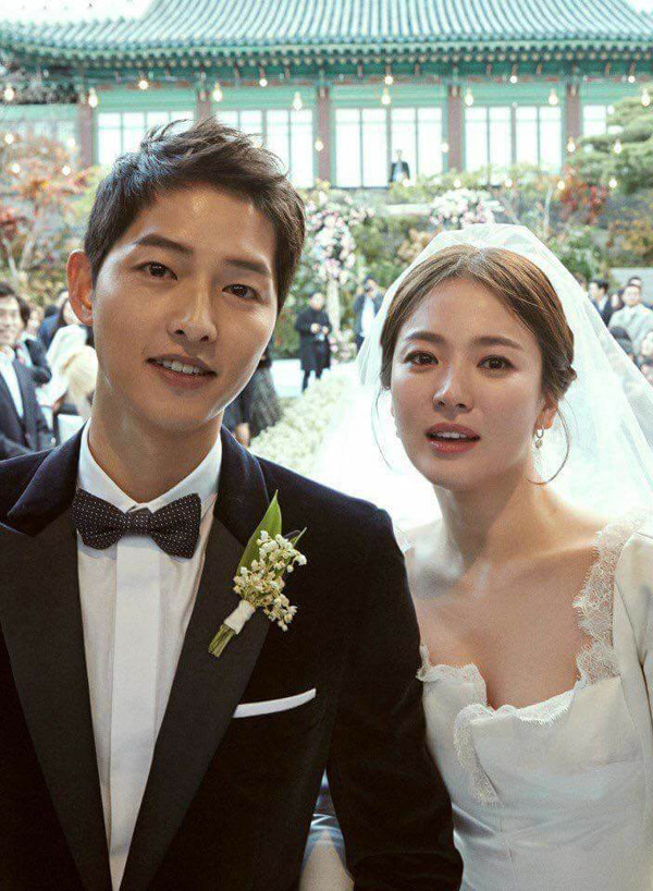 Những khoảnh khắc ngọt ngào trong đám cưới Song Joong Ki và Song Hye Kyo 