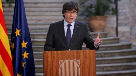 Tây Ban Nha đình chỉ tuyên bố độc lập, triệu tập thủ lĩnh ly khai Catalonia