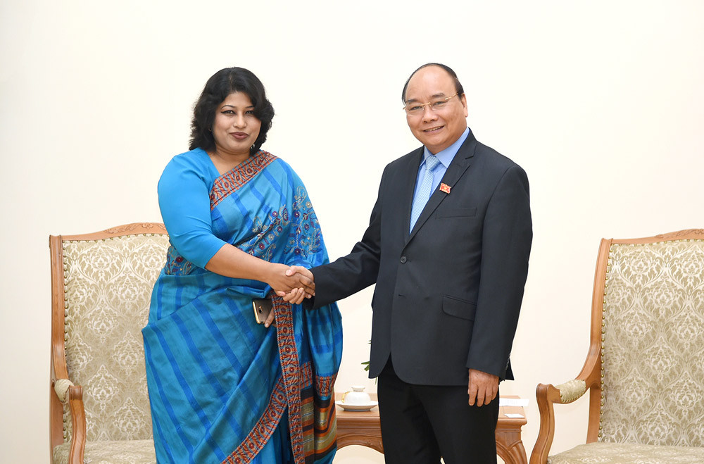 Thủ tướng tiếp Đại sứ Banglades; các nhà đầu tư Tập đoàn AB InBev